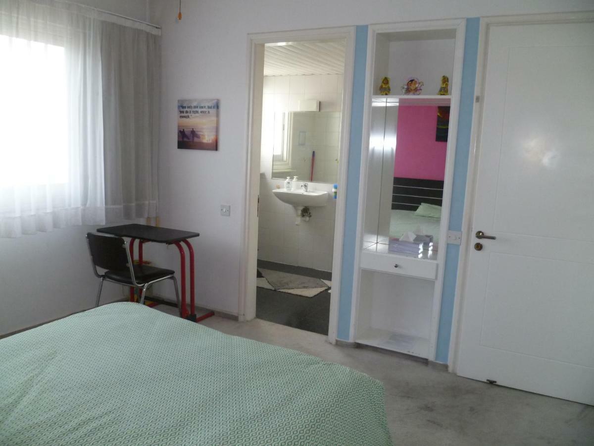 Double Room With Ensuite Bathroom At Datacom Building Nicosia Exterior photo